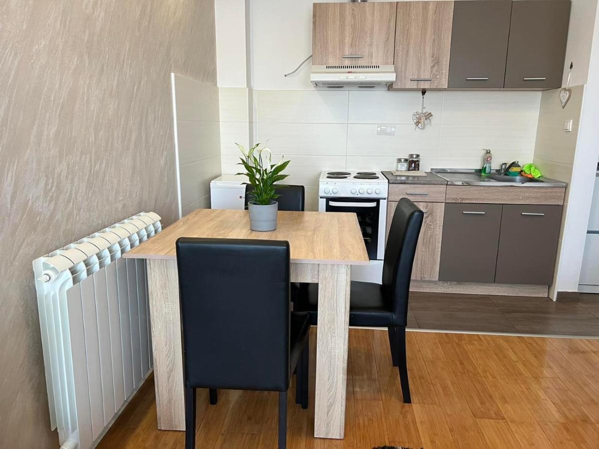 Delete 4 Apartment Белград Екстериор снимка